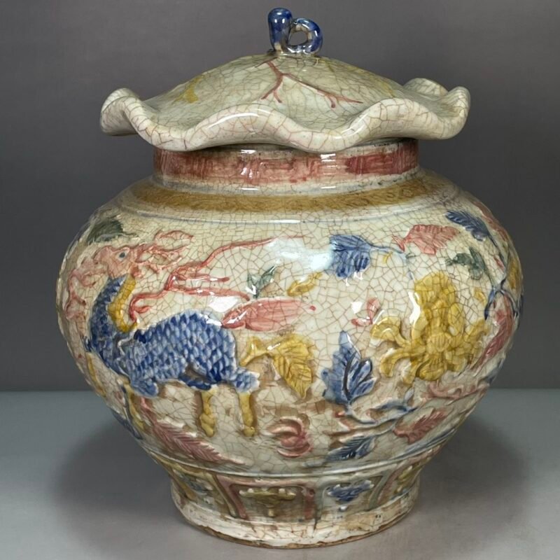 Antique Crackle Glaze Porcelain Ginger Jar with Dragon Motif (3)