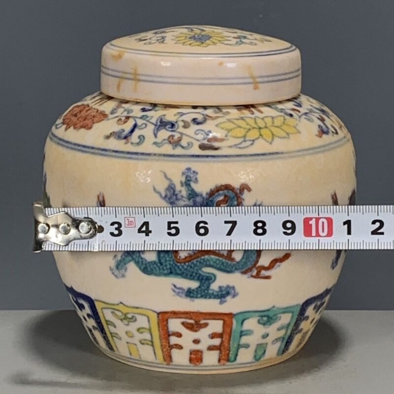 Antique Doucai Porcelain Ginger Jar with Lid (1)