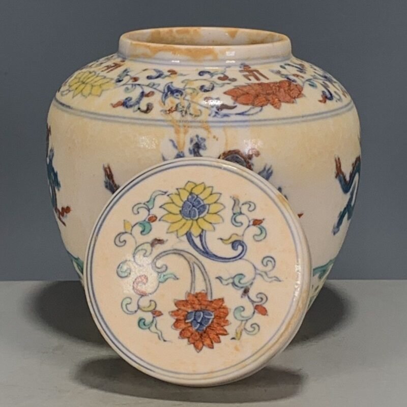 Antique Doucai Porcelain Ginger Jar with Lid (4)