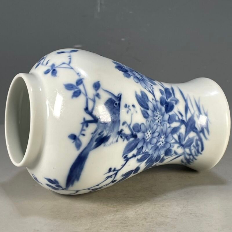 Blue and White Porcelain Ginger Jar with Lid 7.3 Chinoiserie Bird & Flower Motif (2)