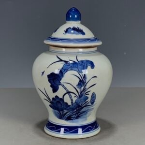Blue and White Porcelain Small Lotus Ginger Jar with Lid (2)