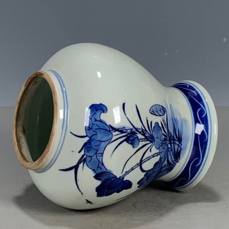 Blue and White Porcelain Small Lotus Ginger Jar with Lid (4)