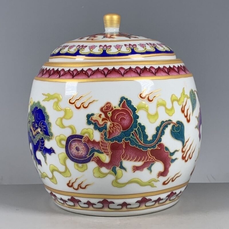 Colorful Enamel Lion Chinoiserie Ginger Jar, Lidded Porcelain Storage Jar (3)