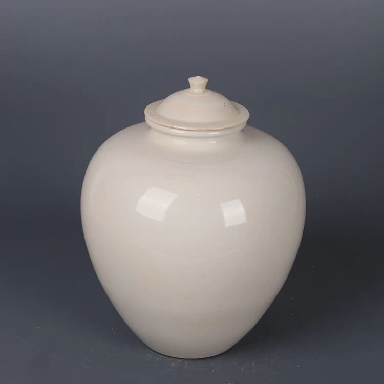 Cream White Plain Porcelain Ginger Jar with Lid (1)