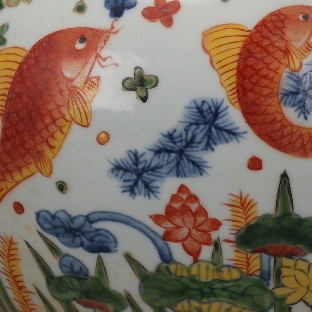 Koi Fish & Lotus Porcelain Ginger Jar with Lid, Chinese Chinoiserie Colorful Fish Grass Decorative Storage Jar (10)