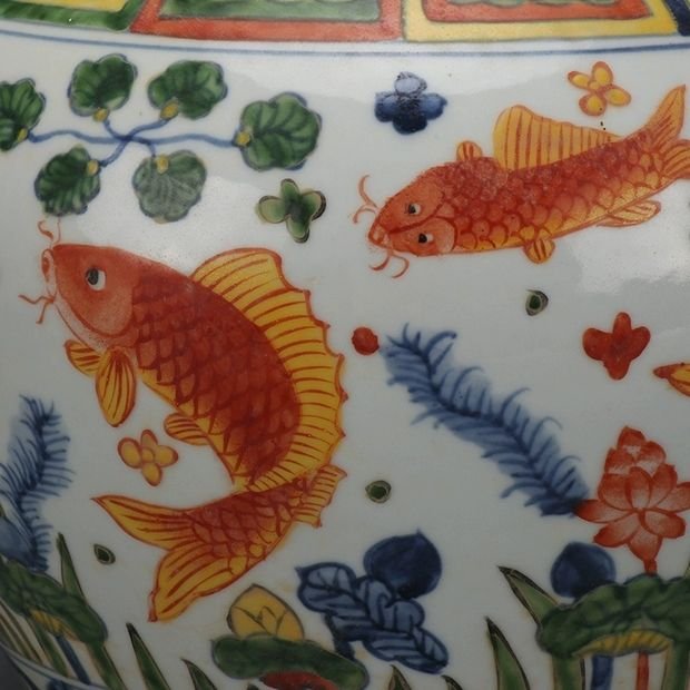Koi Fish & Lotus Porcelain Ginger Jar with Lid, Chinese Chinoiserie Colorful Fish Grass Decorative Storage Jar (9)