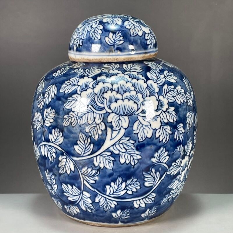 Navy Blue and White Porcelain Ginger Jar with Lid (2)