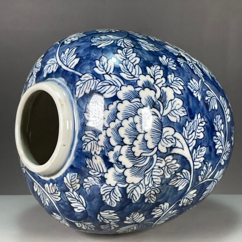 Navy Blue and White Porcelain Ginger Jar with Lid (3)