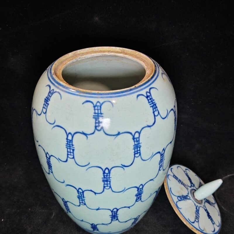 Pair of Vintage Blue and White Shou Longevity Ginger Jars with Lid (8)