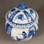 Small Blue and White Porcelain Ginger Jar with Lid – Hand Painted Figure & Landscape Motif (9)