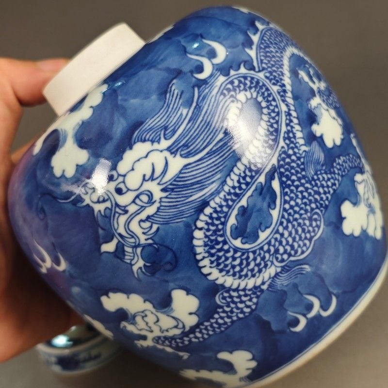 Small Blue and White Porcelain Jar with Lid – Reverse Dragon & Cloud Motif (2)