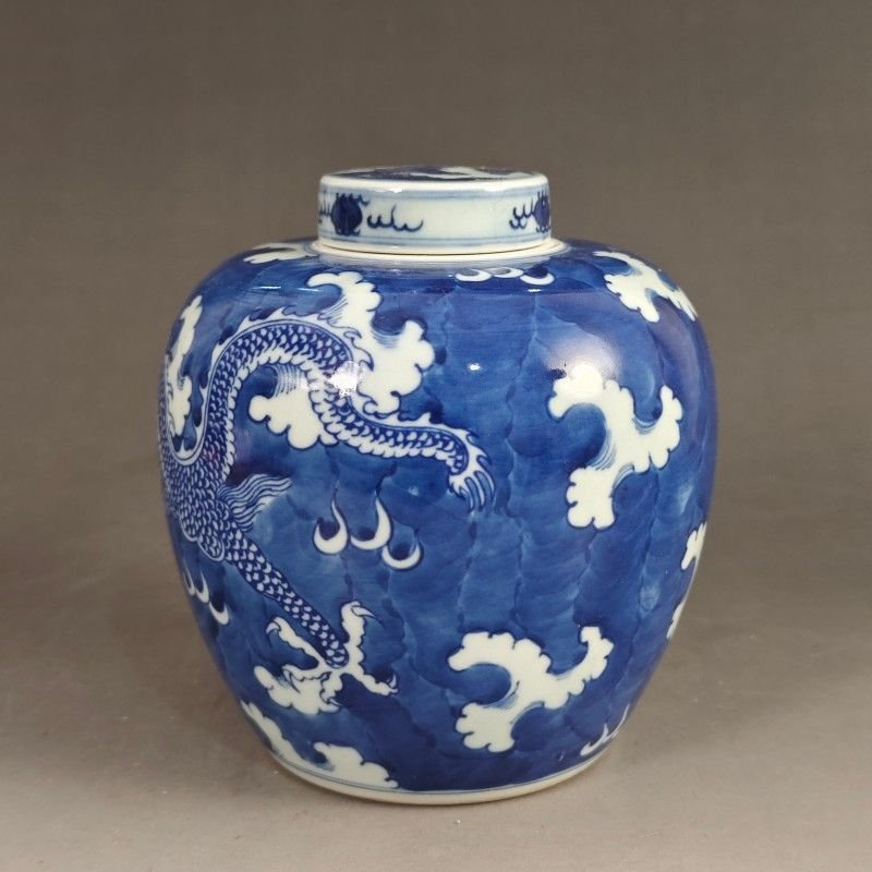 Small Blue and White Porcelain Jar with Lid – Reverse Dragon & Cloud Motif (5)