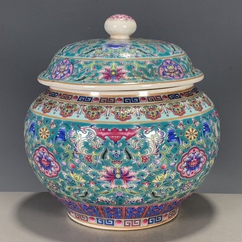 Turquoise Famille Rose Porcelain Ginger Jar with Lid (3) Turquoise Famille Rose Porcelain Ginger Jar with Lid (3)