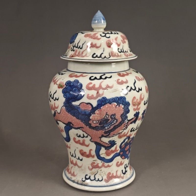 Underglaze Red Ginger Jar with Lid – Foo Dog Lion Playing with Ball Temple Jar (4)