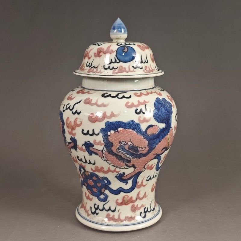 Underglaze Red Ginger Jar with Lid – Foo Dog Lion Playing with Ball Temple Jar (6)